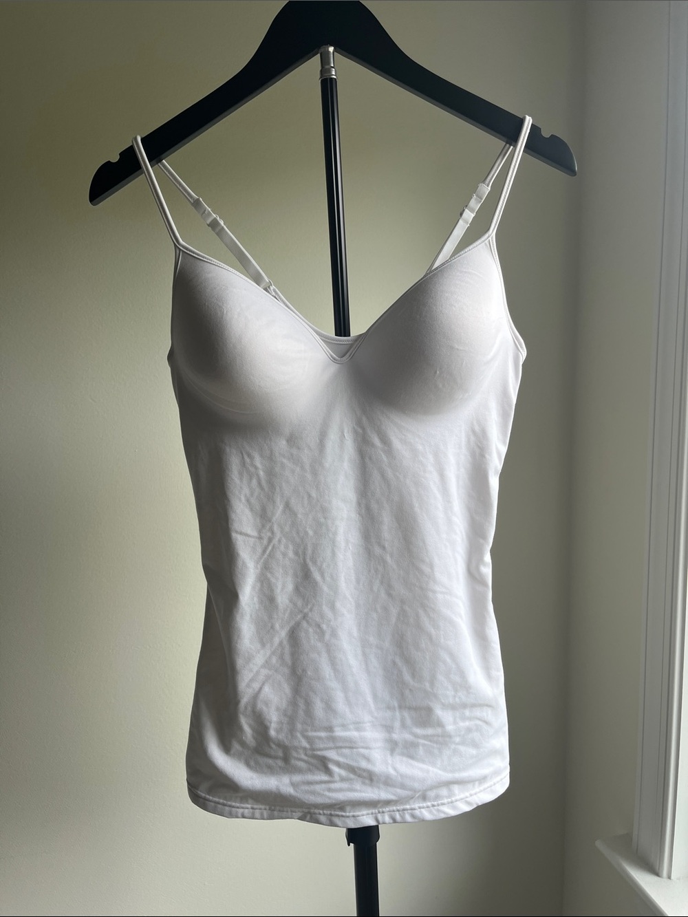 Women’s White Seamless Shelf Bra Cami